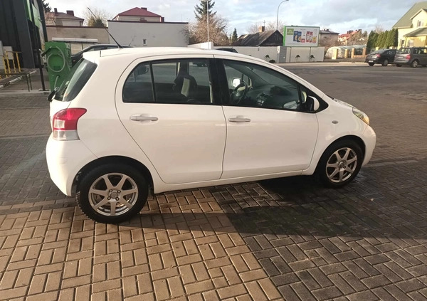 Toyota Yaris cena 18500 przebieg: 218000, rok produkcji 2011 z Zamość małe 22